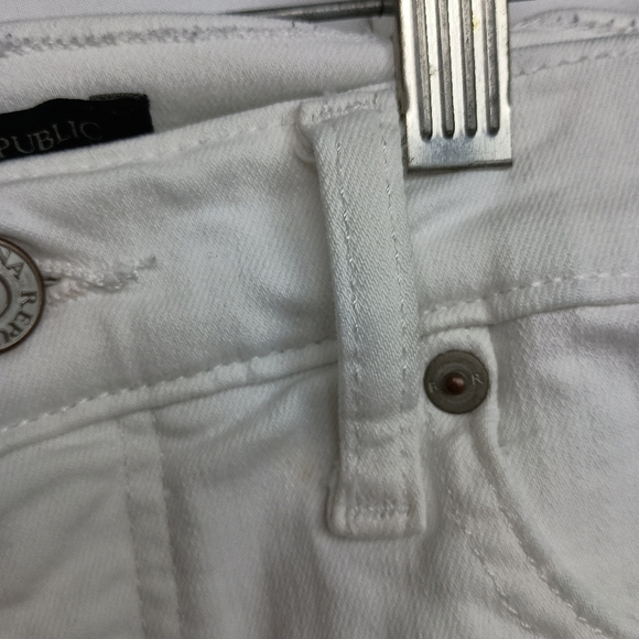 2/$30 Banana Republic Slim Butterly White Jeans-(#1,419) - Picture 5 of 8